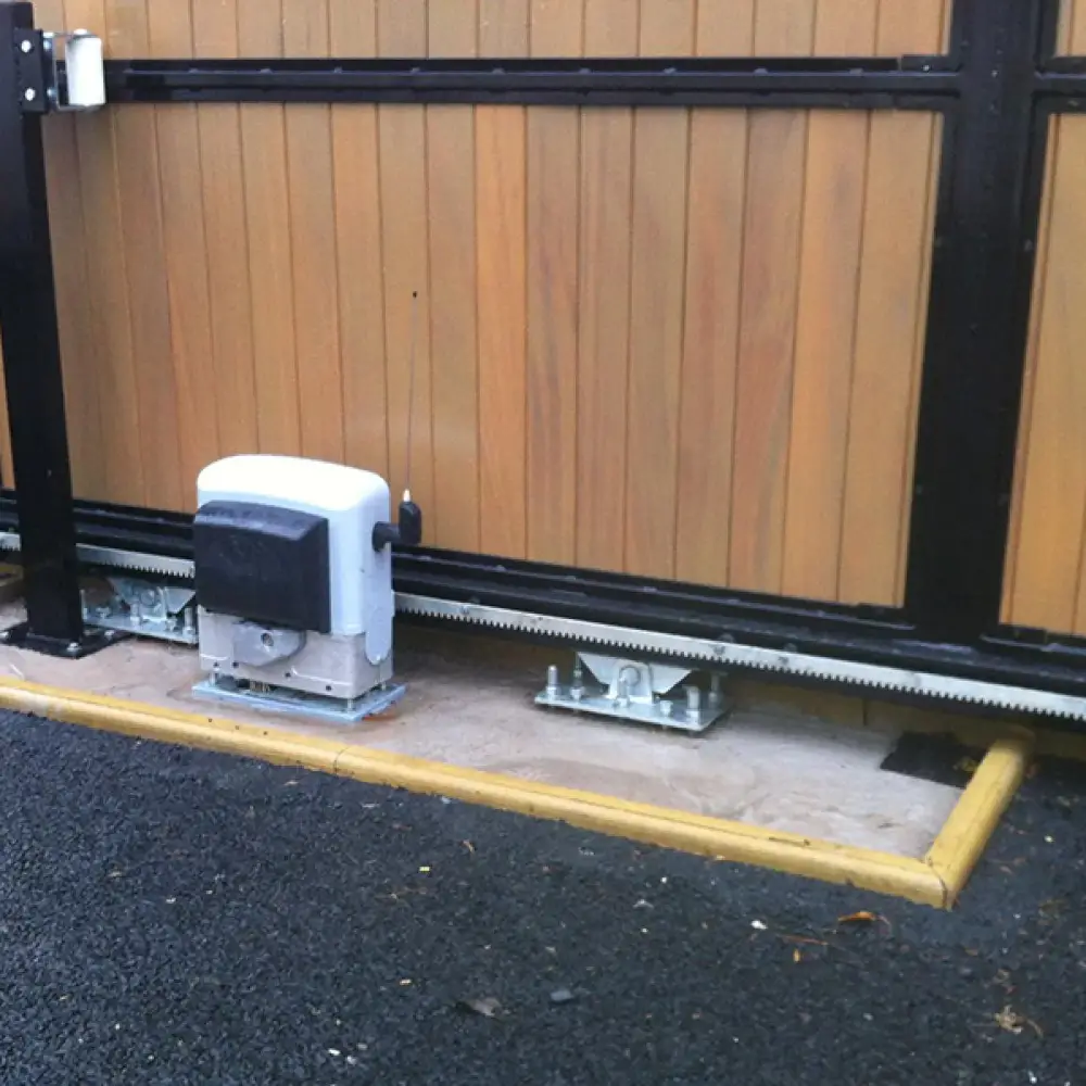 Installazione automazione cancello scorrevole a Manfredonia - Ares Impianti